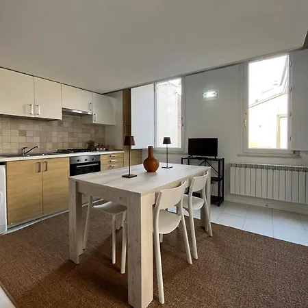 Apartman Flatluxe 2 *